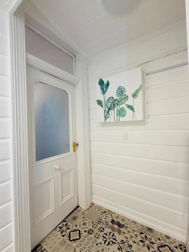 Free Parking,5 minutes to City, bus at the door, 100-year-old building at the foot of Mount Eden Par near Eden Park