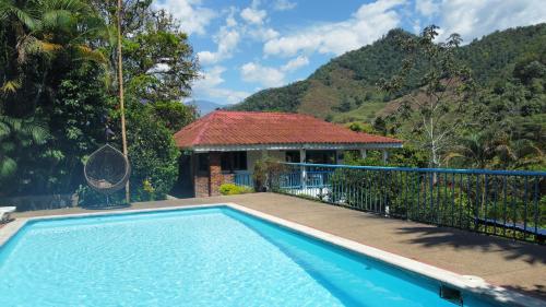 Eco Hostel y Cabañas Duck House