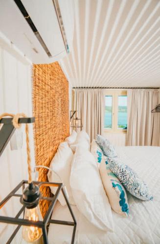 SPECTACULAR Bay View Marea 1-1