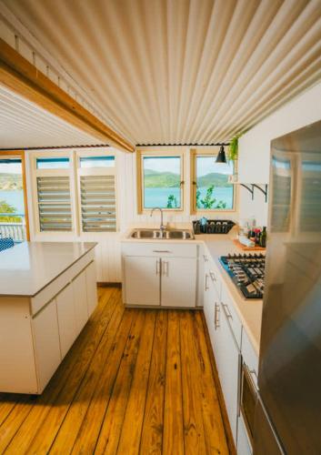 SPECTACULAR Bay View Marea 1-1