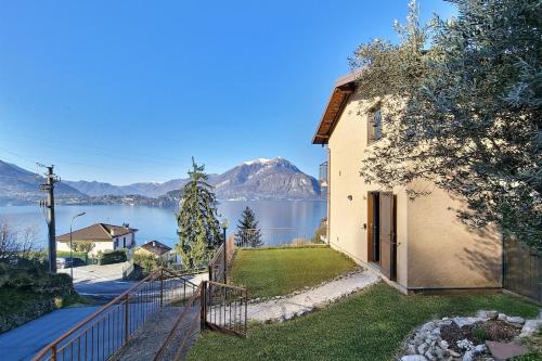 Lake Como View, Private Suite & free Parking in วาเรนนา