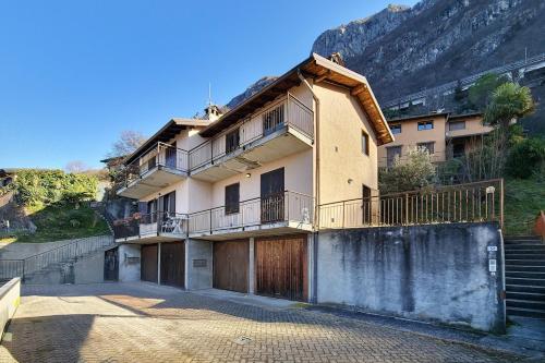 Lake Como View, Private Suite & free Parking in วาเรนนา