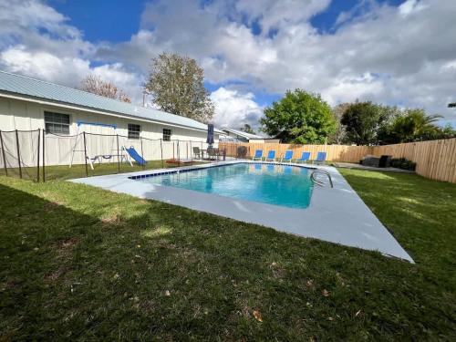 Kid-friendly Home w Pool & BBQ in Eagle Lake (FL)