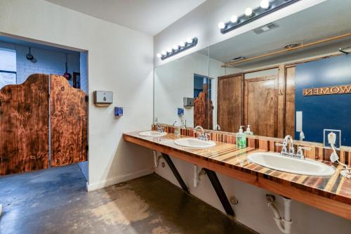 Firehouse Hostel - Adults Only - 화장실