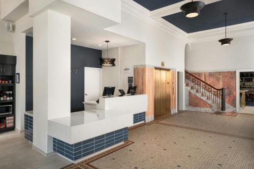 Courtyard by Marriott St. Petersburg Downtown - image 6