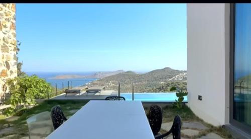 Piscina, VILLA Art in Geriş
