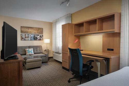 波特兰希尔斯伯若万豪广场套房酒店