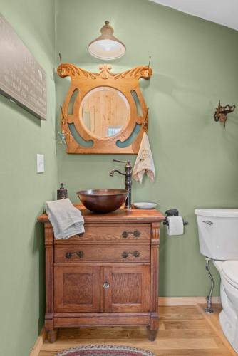 Whispering Pines - Lake Access Hot Tub Fire Pit Whispering Pines - Lake Access Hot Tub Fire Pit