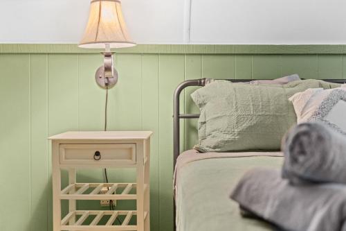 Whispering Pines - Lake Access Hot Tub Fire Pit Whispering Pines - Lake Access Hot Tub Fire Pit