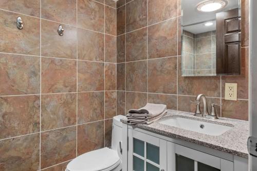 Whispering Pines - Lake Access Hot Tub Fire Pit Whispering Pines - Lake Access Hot Tub Fire Pit