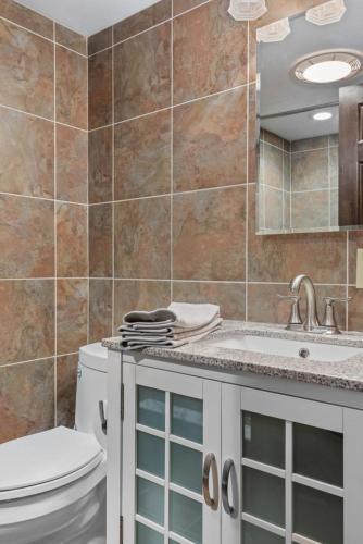 Whispering Pines - Lake Access Hot Tub Fire Pit Whispering Pines - Lake Access Hot Tub Fire Pit