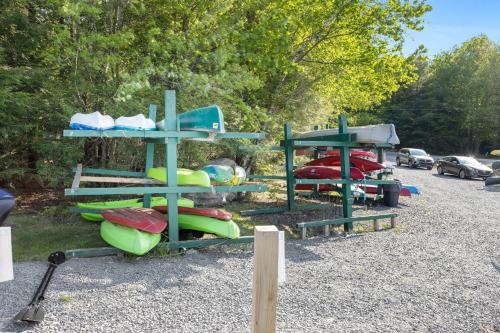 Whispering Pines - Lake Access Hot Tub Fire Pit Whispering Pines - Lake Access Hot Tub Fire Pit