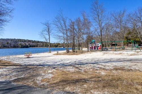 Whispering Pines - Lake Access Hot Tub Fire Pit Whispering Pines - Lake Access Hot Tub Fire Pit