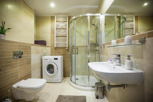 Prestige Apartment with Balcony (4 Adults) - ul. Orzeszkowej 6 image 7
