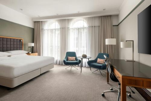 Leeds Marriott Hotel - image 2