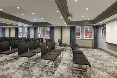 Leeds Marriott Hotel - image 4