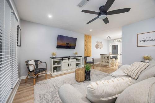 Serene Midtown Apartment 8 mi to Ft Moore