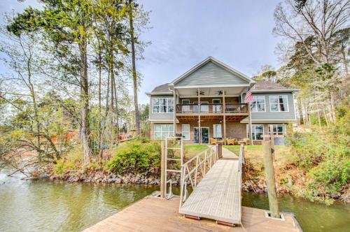 Lakefront Leesville Retreat w/ Private Dock! in Batesburg-Leesville (SC)