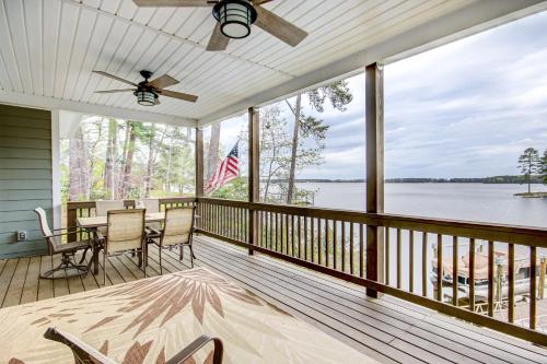 Lakefront Leesville Retreat w/ Private Dock! in Batesburg-Leesville (SC)