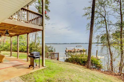 Lakefront Leesville Retreat w/ Private Dock! in Batesburg-Leesville (SC)