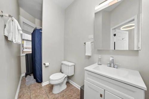 Cozy 1 Bedroom Apt near Logan Sq detail