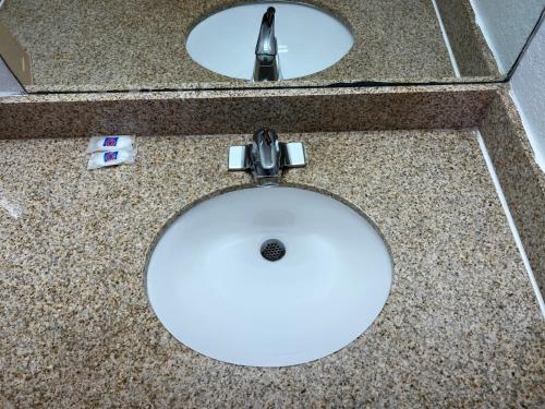 Motel 6-Odessa TX - image 9