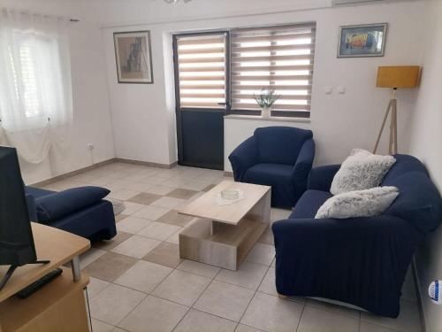 Apartments Ljube - quiet location - image 8