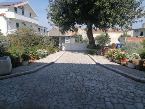 Apartments Ljube - quiet location - image 6