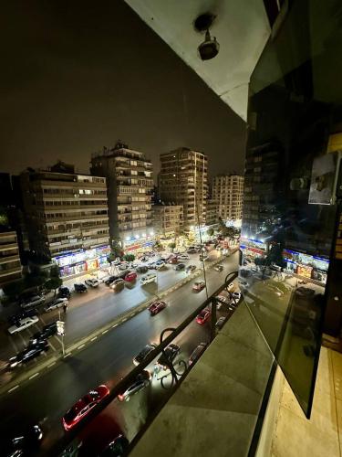 Utvendig, A private room exclusively for men, offering comfort and convenience for a relaxing stay in Kairo