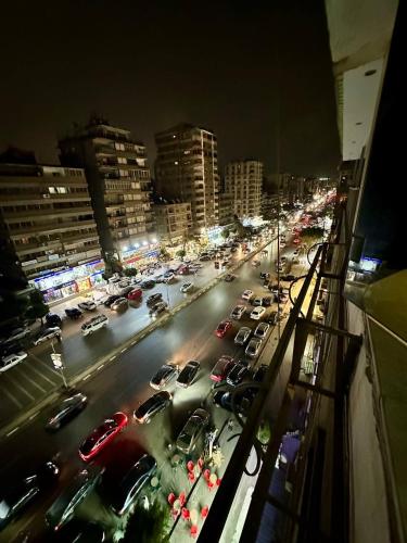 Utvendig, A private room exclusively for men, offering comfort and convenience for a relaxing stay in Kairo