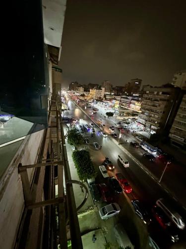 Utvendig, A private room exclusively for men, offering comfort and convenience for a relaxing stay in Kairo