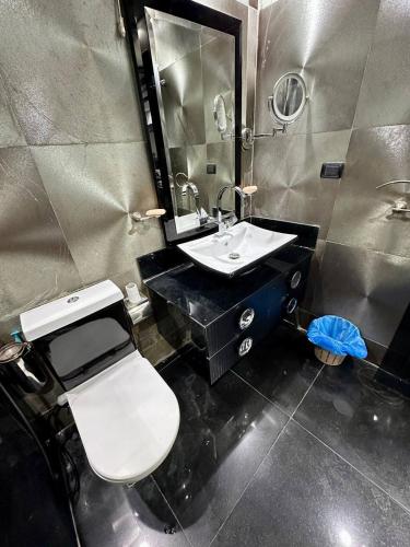 A private room exclusively for men, offering comfort and convenience for a relaxing stay