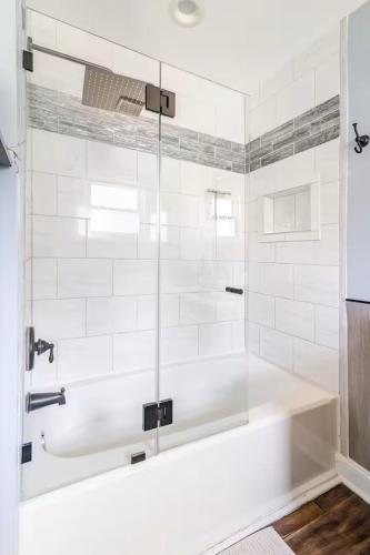 Historic Belmont Home - Steps to Stowe Manor and Downtown Historic Belmont Home - Steps to Stowe Manor and Downtown