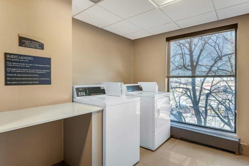 Comfort Inn Downers Grove - Lombard - image 13