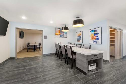 Coratel Inn & Suites Park city - main image