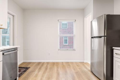 Renovated House for 14 in Wentzville MO - image 9