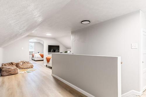 Renovated House for 14 in Wentzville MO - image 6