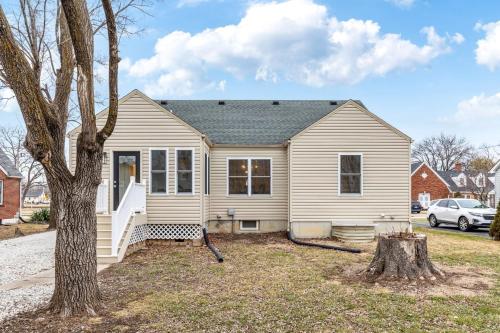 Renovated House for 14 in Wentzville MO - image 13