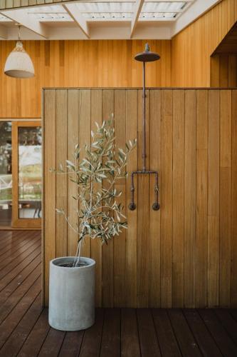 Zuhanyzó, Upland Farm Luxury Cabins, Denmark Western Australia in Denmark