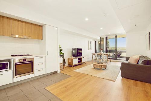 2 BR Apartment with car parking on Grote Street, Adelaide (foto 2)