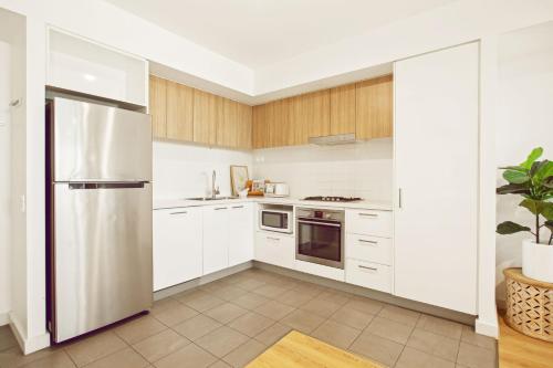 2 BR Apartment with car parking on Grote Street, Adelaide (foto 3)
