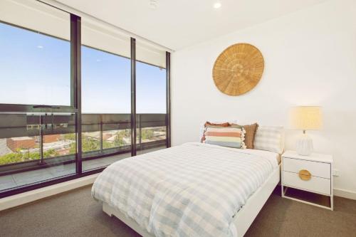 2 BR Apartment with car parking on Grote Street, Adelaide (foto 4)