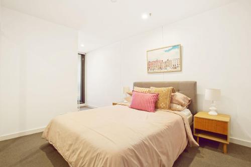 2 BR Apartment with car parking on Grote Street, Adelaide (foto 6)