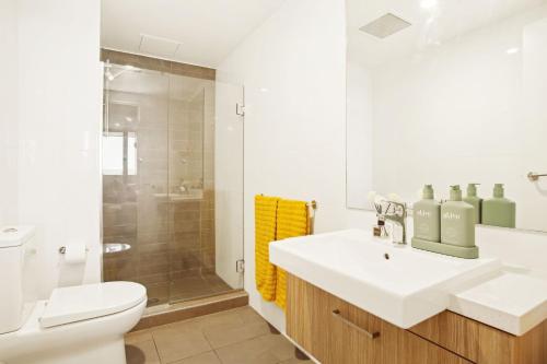 2 BR Apartment with car parking on Grote Street, Adelaide (foto 10)