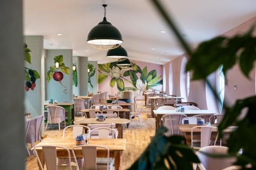 Étterem, The Forest at Mount Congreve Gardens in Kilmeaden Waterford