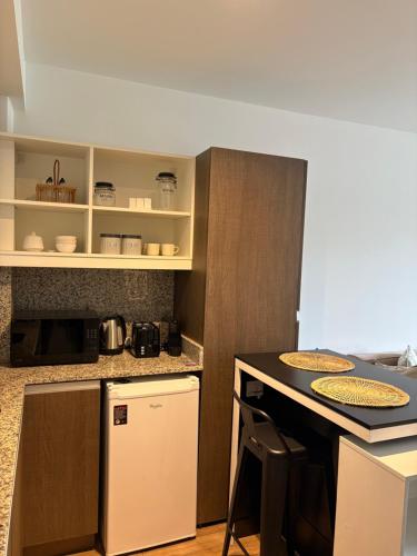 One-Bedroom Apartment image 8