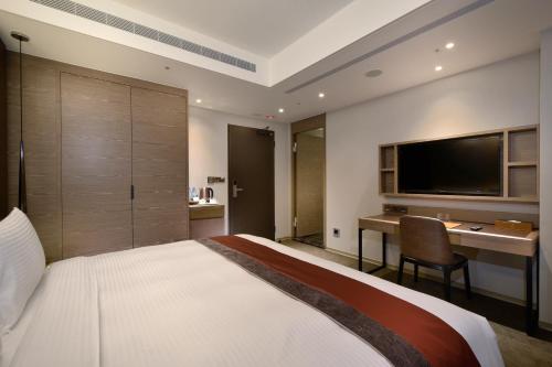 room detail thumbnail 1