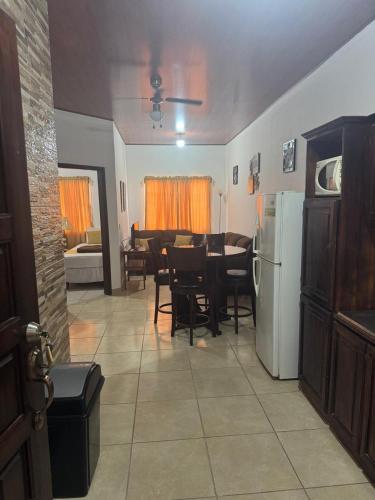 Apartamentos del Puerto in เตลา