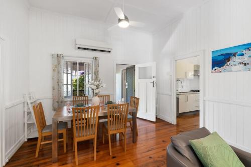 Charming 4-Bed Queenslander Spacious Home