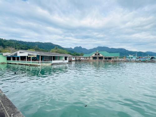 Aunt Taew Homestay in Salak Phet Bay